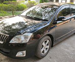 Toyota premio 2010 - Image 3/7