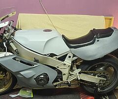 1987 Yamaha FZR400