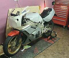 1987 Yamaha FZR400