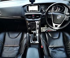 Volvo V40 R-Design 2.0 Diesel 2015 (152) - Image 4/10