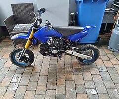 Pit bike