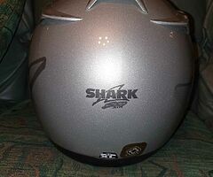 Shark motorbike helmet - Image 4/5