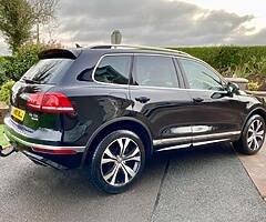 2016 Volkswagen Touareg - Image 4/10