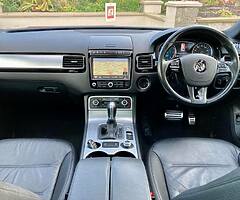 2016 Volkswagen Touareg - Image 6/10