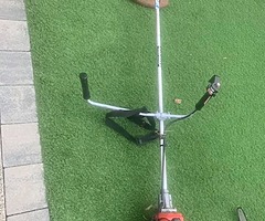 Cow handle strimmer