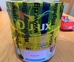 Extra not needed unopened, sealed dulux paint - Image 3/3