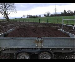 Loose briquettes and hardwood timber