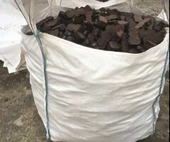 Loose briquettes and hardwood timber - Image 4/8