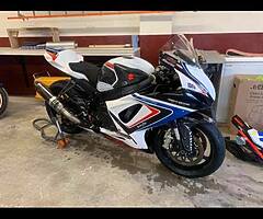 2015 SUZUKI GSXR 600 RACEBIKE - Image 9/10