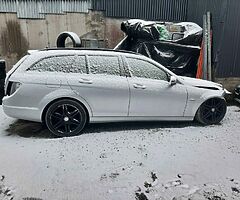 12 c220 Mercedes for breaking