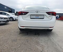 2016 TOYOTA AVENSIS
