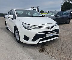 2016 TOYOTA AVENSIS