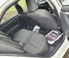 Toyota corolla - Image 4/6