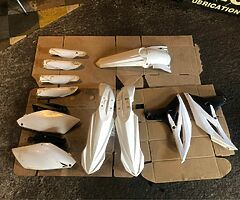 Yzf250 plastics 10-13