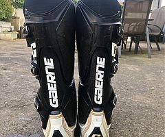 Gearne sg12 boots