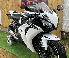 Honda CBR1000RR Fireblade - Image 8/10