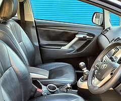 2011 TOYOTA VERSO VERSO 2.0D4D 7 SEATS 6speed manual HIGH SPEC - Image 8/10
