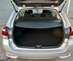 2015 TOYOTA COROLLA HYBRID - Image 3/10