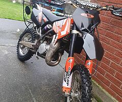 125