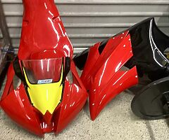 Brand new complete bodywork set Yamaha R6 13s.