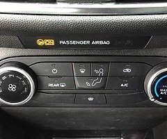 Ford Fiesta 1.1 Zetec 85bhp new model - Image 6/10