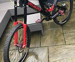 Downhill mountain bike - Image 4/9