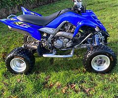 2009 Yamaha  E red aptor