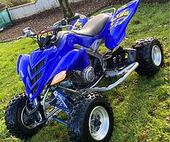 2009 Yamaha  E red aptor