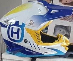 HUSAGVARNA  LARGE HELMET / JACKET / AND FULL SUIT