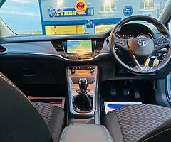 2016 VAUXHALL ASTRA - Image 7/10