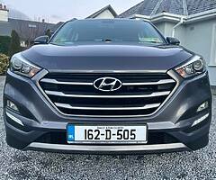 162 HYUNDAI TUSCON EXECUTIVE SATNAV SPOTLESS 108,000 MILES 6 SPEED