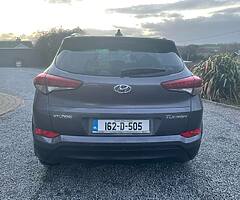 162 HYUNDAI TUSCON EXECUTIVE SATNAV SPOTLESS 108,000 MILES 6 SPEED - Image 4/10