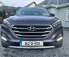 162 HYUNDAI TUSCON EXECUTIVE SATNAV SPOTLESS 108,000 MILES 6 SPEED - Image 6/10