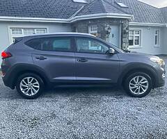 162 HYUNDAI TUSCON EXECUTIVE SATNAV SPOTLESS 108,000 MILES 6 SPEED - Image 8/10