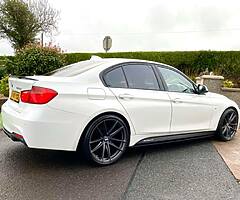 2015 BMW Series 3 - Image 10/10