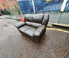 2 seater sofa in a brown leather hyde - Image 4/4