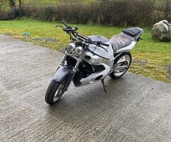 Suzuki gsxr 600￼
