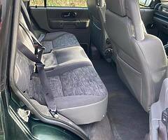 Land Rover - Image 4/9