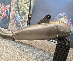 Yzf 250 akrapovic titanium exhaust
