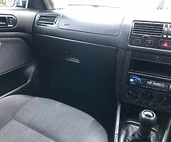 2002 Volkswagen Bora - Image 3/9