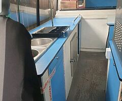 2006 Mercedes  Sprinter - Image 3/4