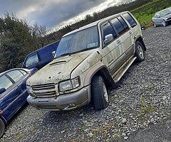 Isuzu trooper 3.0L for breaking only