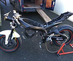 2009 Suzuki GSXR 750 k9 breaking for parts - Image 6/8