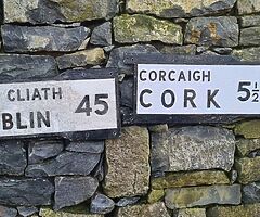 Old   road   signs   in  perfect  condition - Image 3/4
