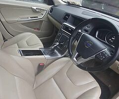 ￼Volvo S60 - Image 7/10