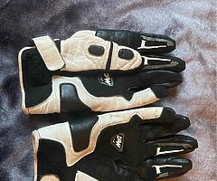 Dainese motorbike jacket and gloves - Image 5/6