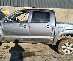 Toyota hilux 2012 breaking - Image 5/10