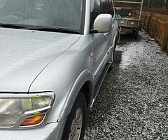 2004 Mitsubishi Shogun