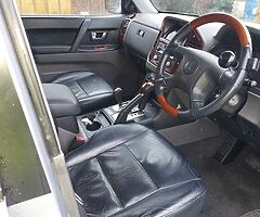 2004 Mitsubishi Shogun - Image 6/6