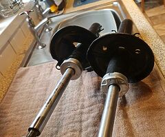 Front shocks VW Bora / golf Mk 4